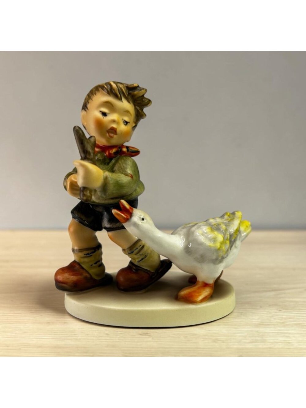 Hummel "Cant Catch Me" Collectible Figurine With Box & Certificate From 2006
